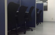 学習塾 ブルー・ブラック・ホワイト色にて適度な緊張と緩和を提案。　