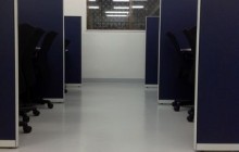 学習塾 ブルー・ブラック・ホワイト色にて適度な緊張と緩和を提案。　