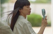 暑い季節に役立つひんやりアイテム『リズム ハンディファン』のご紹介。